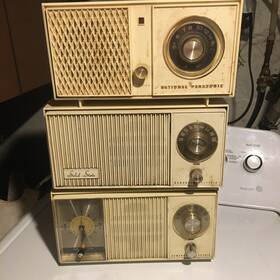 Re-124 Ge 3 Lot Vintage Old Solid State Am Radios General Electric National Panasonic Read