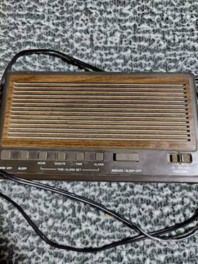 Sr1000 Ge Vintage General Electric Sr 1000 Series Clock Radio. Works Great