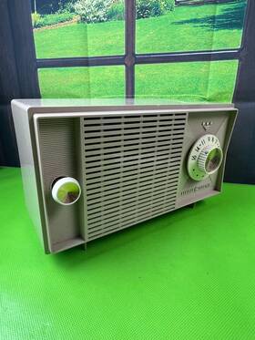 T-126a Ge Vintage General Electric Am Tube Radio Model