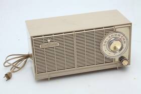 T-142b Ge Vintage Radio Dual Speaker 1960s Antique White Tube Buzzing Only