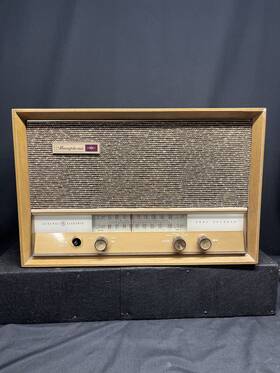 T-151a Ge Vintage # Am/fm Dual Speaker Radio Working Missing One Dial See Pics