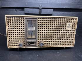 T-230-a Ge T-230a Vintage General Electric Am/fm Radio #t-230-a Sold For Parts Only