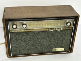 T1184a Ge General Electric Am Fm Radio 1960s Wood Cabinet Solid State Vintage