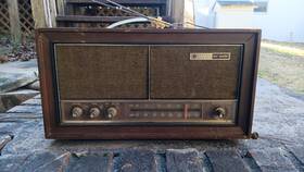 T1243 Ge Working Vintage General Electric Dual Speaker Am/fm Tube Radio