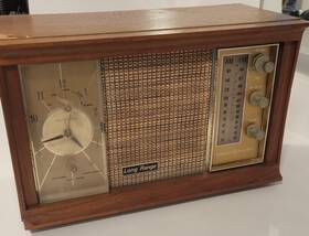 540c Genegal Electric/ G E 541c Vintage Tabletop Radio Model Circa 1962-64 Works And Needs Service
