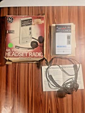 7-1600 General Electric Ge Am/fm Stereo Headset Radio No. Vintage Parts Untested