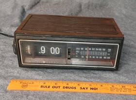 7-4303e General Electric 7-4300e Vintage 1981 Ge Flip Clock Radio Alarm Works Needs Tlc