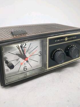C2470a General Electric Vintage Ge Clock Radio Am Bedside Alarm Black