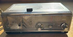 C2500b General Electric C2504b Vintage 1960s Clock Radio Woodgrain C2500b/c2504b Tested- Read