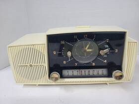 C-415 General Electric C415 Vintage Clock Radio Model Tested Working
