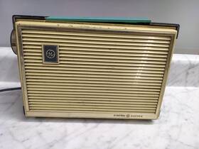 P-671 General Electric Ge Model Portable Tube Radio Parts/repair