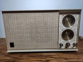 T-246a General Electric Vtg Radio Model Honey Beige T-246a General Electric Vtg Radio Model Honey Beige