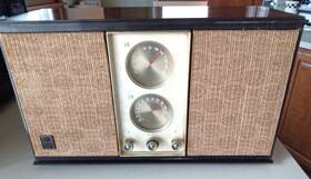 T-250a General Electric T-250 Tube Radio Am Fm Vintage 1963 -works