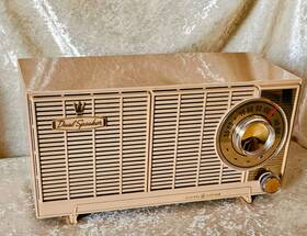 T141 General Electric Vintage Dual Speaker Tube Type Am Table Radio T141 General Electric Vintage Dual Speaker Tube Type Am Table Radio