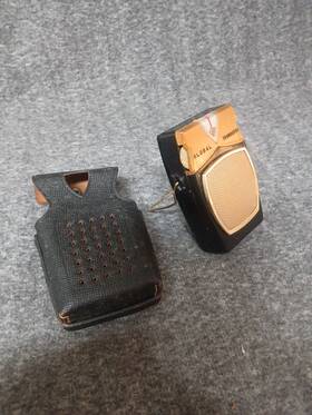 Gr-711 Global Transistor Pocket Portable Radio With Case