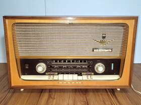 2066px Grundig Vintage Circa 1959 Tabletop Am Fm Sw Radio Made In W. Germany