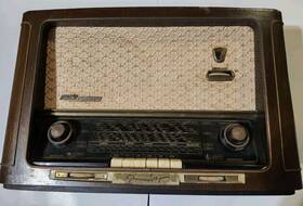 3043 Grundig Old Tube Radio W 3d Klang Table Top Wood Case Germany