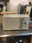 H723 Zenith Model Tube Table Radio