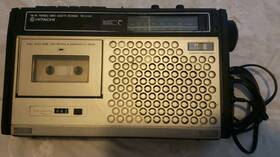 Trk-5210h Hitachi Vintage 1977 Portable Cassette Am/fm Radio Super Loud Works