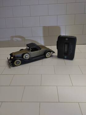 No.3-5365a Hong Kong 19-31 Rolls Royce Novelty Radio G E Cassette Recorder