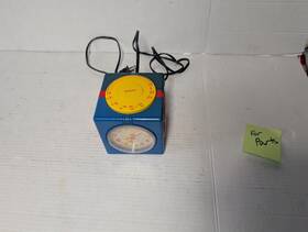 Yep-270 Ima Vintage Cube Clock Radio For Parts Free Shipping