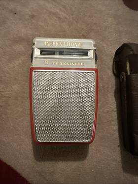 A9101 International Plastic Tube Portable Radio