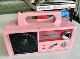Nw327 International Vintage 80s Pink Lantern Portable Radio Mw/sw1/sw2 China With Box And Papers