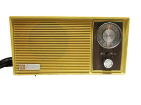 T-3212 Itc Mid-60s Solid State Model Art-deco Modern Plastic Am/fm Table Radio