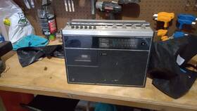 3275 J. C. Penney Penncrest Portable Am Fm Cassette Flip Out Stereo