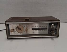 J. C. Penney 3995 Vintage Jc Pennys Solid State Penncrest Am/fm Clock Radio Model Working