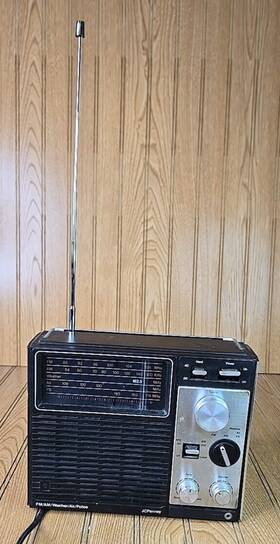 680-1986 J. C. Penney 680-1906 Vintage Jc Penny Am/fm/tv Band Receiver Radio Model #680-1986 Tested And Works