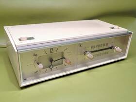 3991 Jc Penney Vintage Mid-century 1960s Ivory Analog Am Fm Clock Radio - Works Great