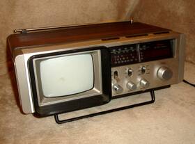 685-1038g Jc Penney Vintage 1982 Portable Tv Radio Weather