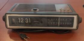 Jc Penny 680-3750 Vintage Flip Clock Radio Alarm -read Description
