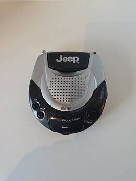 Jeep 000201305478 Am / Fm Clock Radio With Light. Works Great 3 Aaa Batteries Not Inc
