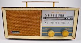 A-611 Juliette Vintage Radio Model - 1 Band All Transistor Nice Display Piece