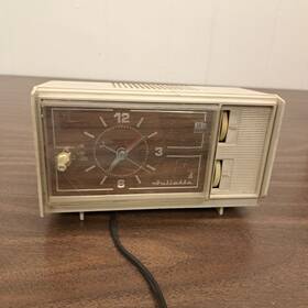 Acr-708 Juliette Acr708 Topp Vintage Am Alarm Clock Radio Model Works Mcm