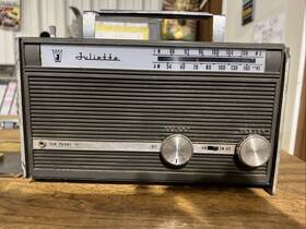 Apr-1404b Juliette Vintage Portable Model Fpr-1295 Fm Am Radio Works Static In Knobs