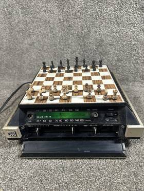 8805 Jvc Vintage Fm/am Radio And Chess Board Powers On But For Parts Or Repair