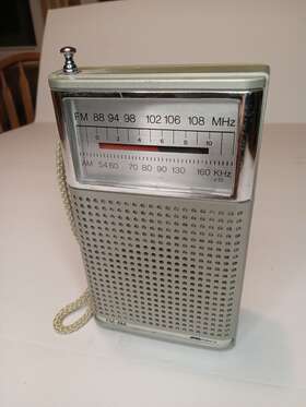 Kmart 05-44-10 1980s Model 06-44-10 Am/fm Pocket Radio Free Shipping