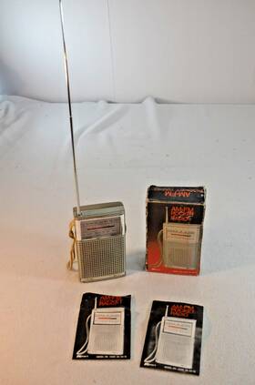 064410 Kmart Vintage Pocket Radio Am/fm Model With Box And Direction Works