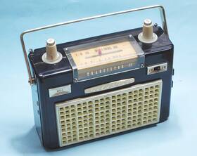 Kft-1 Kowa Rare - Gold Star Am/fm Vintage Radio Hard To Find