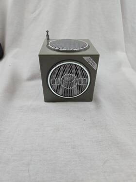 D-9502 Lagerfeld Vintage 1990 Parfums Desk Novelty Am/fm Radio Model
