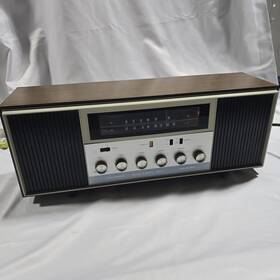 8m34g Lloyds Vintage Solid State Radio Made In Japan Model Series 12a Working