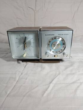 9j476118a Lloyds Solid State Radio 1968 With Clock