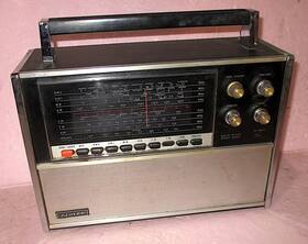 9n11b-120 Lloyds 8-band Portable/ac Am/fm/mb/sw/vhf Shortwave Radio Tested Good