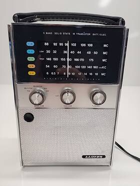 9n57b-37a Lloyds Solid State 5 Band Shortwave Radio Vintage See Description