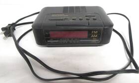 D506 Lloyds Vintage Fm/am Radio Alarm Clock Works Great 9v Battery Backup
