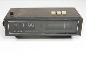 Ij6ig-07a Lloyds Vintage Lloyd S Flip Clock Radio Am Fm Solid State Works - Read Ij6ig-07a Lloyds Vintage Lloyd S Flip Clock Radio Am Fm Solid State Works - Read