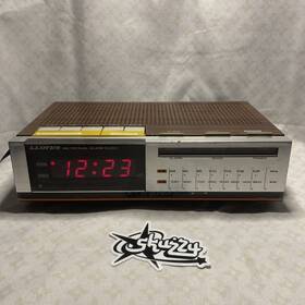 J375 Lloyds J267 Vtg Am/fm Dual Alarm Clock Radio Model Made In Philippines Crack